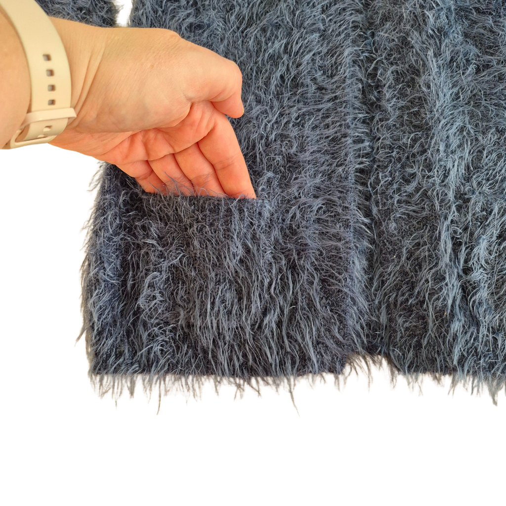 C&A - Fluffy gilet - Maat 104
